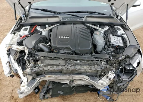 2024 Audi A4 Premium Plus 45 z USA, uszkodzony, nr VIN WAUEAAF4XRN006341